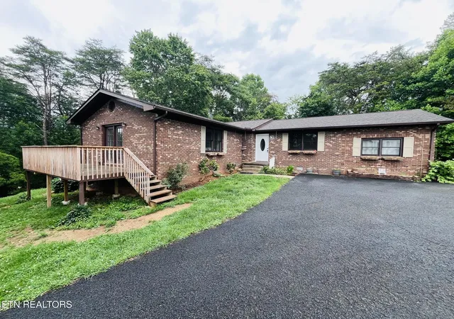 Homes for sale in Harrogate, TN | 235 Parliament Rd, Harrogate, TN 37752 | MLS# 1330465