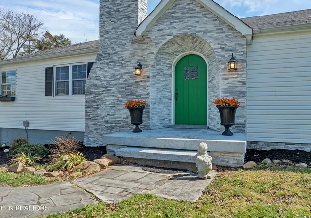 Photo 2 of Single family home for sale at 300 Lindy And 0 Williams Dr, Knoxville, TN 37920 | MLS# 1332339 | Listing updated on 2026-07-15