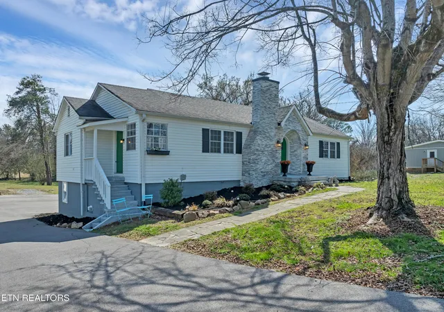 Photo 3 of Single family home for sale at 300 Lindy And 0 Williams Dr, Knoxville, TN 37920 | MLS# 1332339 | Listing updated on 2026-07-15