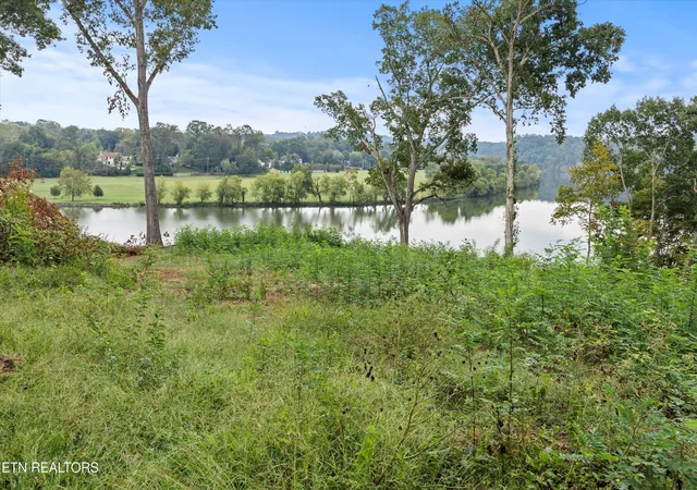 Photo 2 of Land for sale at 2101 Woodmere Ln, Knoxville, TN 37920 | MLS# 1330372 | Listing updated on 2026-08-01