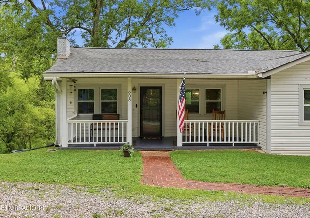 Homes for sale in Jefferson City, TN | 908 E Main St, Jefferson City, TN 37760 | MLS# 1345734