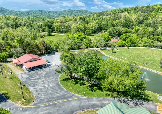 41st image of 419 Mountain Thrush Dr, Townsend, TN 37882 | MLS# 1342961