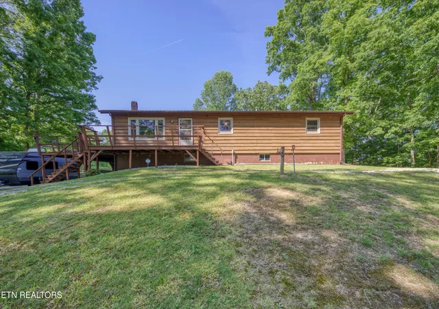Homes for sale in Oneida, TN | 911 Big Ridge Rd, Oneida, TN 37841 | MLS# 1330456