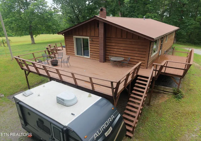 Homes for sale in Oneida, TN | 911 Big Ridge Rd, Oneida, TN 37841 | MLS# 1330456
