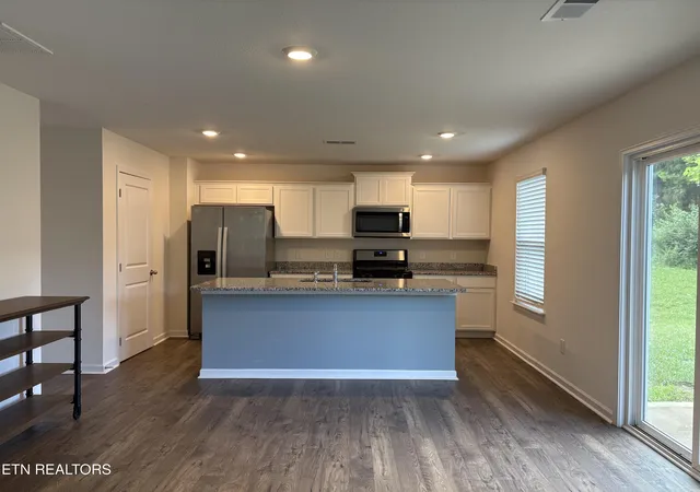 3rd image of 303 Duseth Dr, Sweetwater, TN 37874 | MLS# 1330548