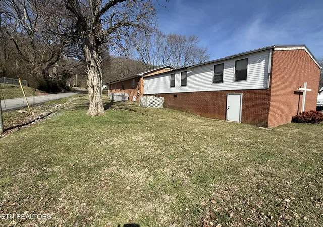 Homes for sale in Rogersville, TN | 500 N Clay St, Rogersville, TN 37857 | MLS# 1331133