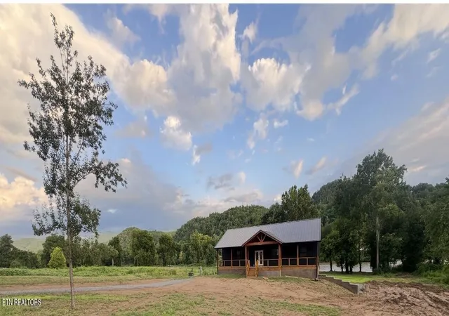 Homes for sale in Del Rio, TN | 3197 E Hwy 25 70, Del Rio, TN 37727 | MLS# 1346553