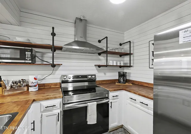 4th image of 616 Turkey Nest Rd, Gatlinburg, TN 37738