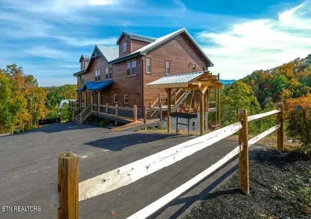 Photo 1 of Single family home for sale at 1481 Sleepy Valley Ln, Sevierville, TN 37876 | MLS# 1330632 | Listing updated on 2026-02-26