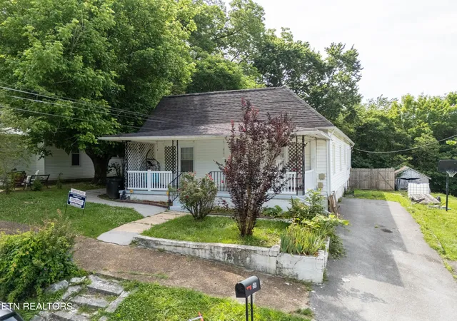 24th image of 506 E Prospect St, La Follette, TN 37766 | MLS# 1332065
