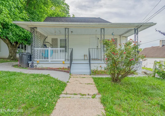 2nd image of 506 E Prospect St, La Follette, TN 37766 | MLS# 1332065