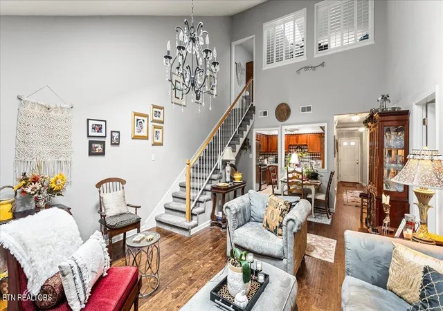Listing Photo 4 - Condo for sale in building located at 572 Brookshire Wy, Knoxville, TN 37923