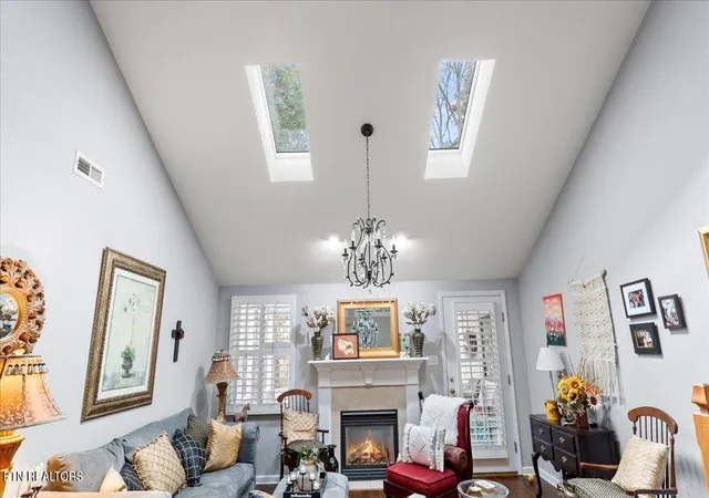 Listing Photo 5 - Condo for sale in building located at 572 Brookshire Wy, Knoxville, TN 37923