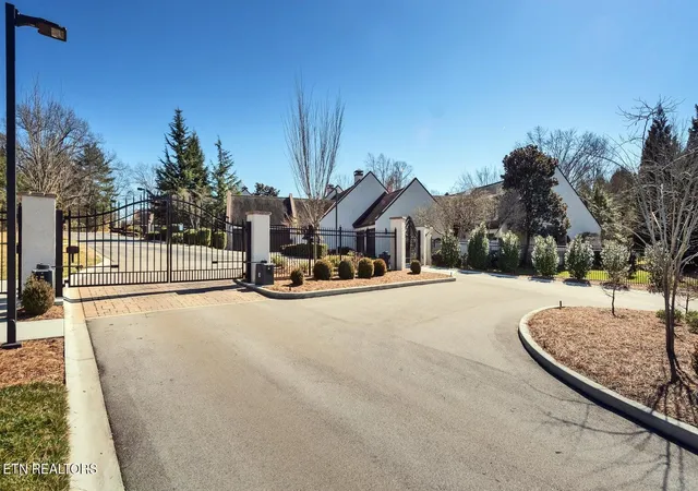 2nd image of 1356 Orleans Dr, Knoxville, TN 37919