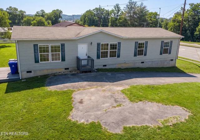 Homes for sale in Oak Ridge, TN | 296 Illinois Ave, Oak Ridge, TN 37830 | MLS# 1330805