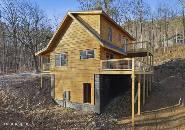Photo 3 of Single family home for sale at 954 Glasgow St, Sevierville, TN 37876 | MLS# 1330942 | Listing updated on 2026-09-22