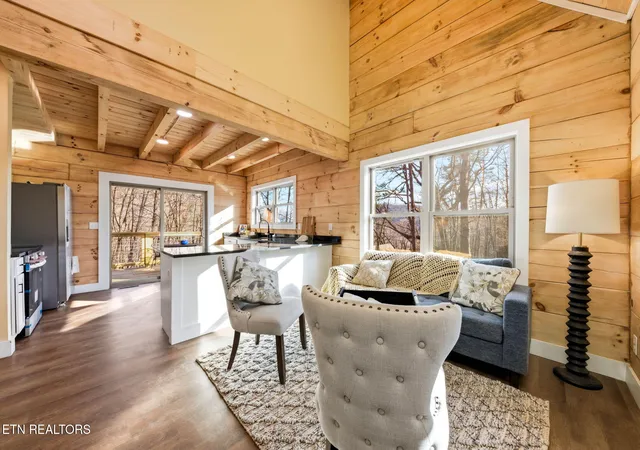 Photo 4 of Single family home for sale at 954 Glasgow St, Sevierville, TN 37876 | MLS# 1330942 | Listing updated on 2026-09-22