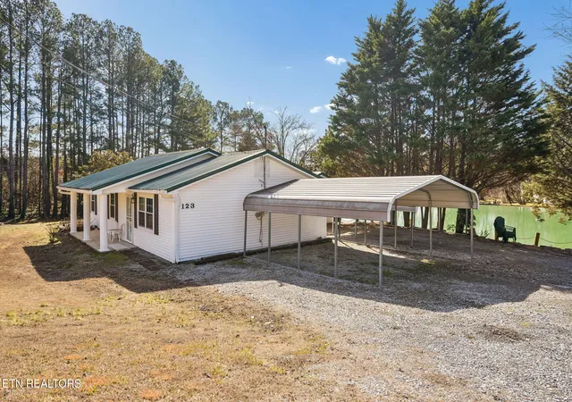 Homes for sale in Friendsville, TN | 123 Jerry Cardin Ln, Friendsville, TN 37737 | MLS# 1330993