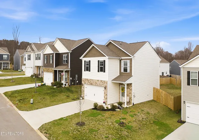 Photo 2 of Sale Pending at 7416 Grey Flannel Ln, Knoxville, TN 37931 | MLS# 1333454 | Listing updated on 2026-09-07