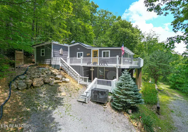 Homes for sale in Sevierville, TN | 2592 Bluff Mountain Rd, Sevierville, TN 37876 | MLS# 1331178
