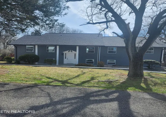 Homes for sale in Lenoir City, TN | 1242 Strange Rd, Lenoir City, TN 37772 | MLS# 1331652