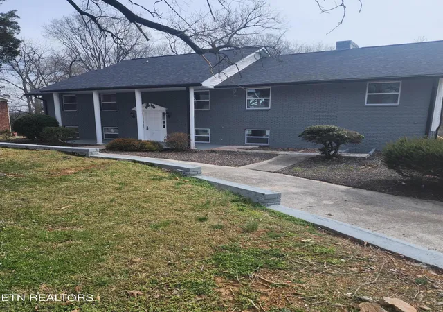 Homes for sale in Lenoir City, TN | 1242 Strange Rd, Lenoir City, TN 37772 | MLS# 1331652