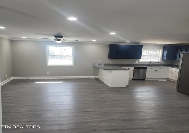 Photo 4 of Single family home for sale at 1242 Strange Rd, Lenoir City, TN 37772 | MLS# 1331652 | Listing updated on 2026-09-11