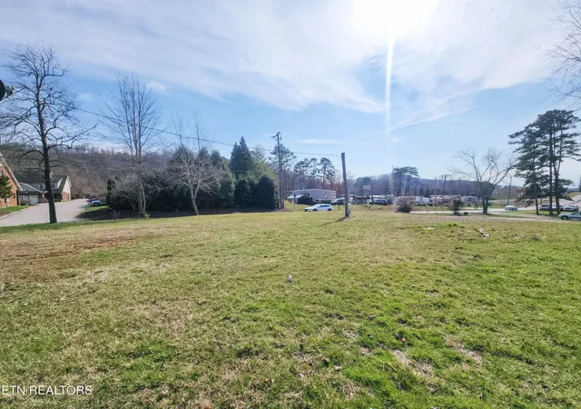 4th image of 4127/4129 Crippen Rd, Knoxville, TN 37918 | MLS# 1331630