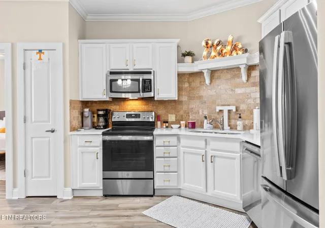 5th image of 445 W Blount Ave, Knoxville, TN 37920