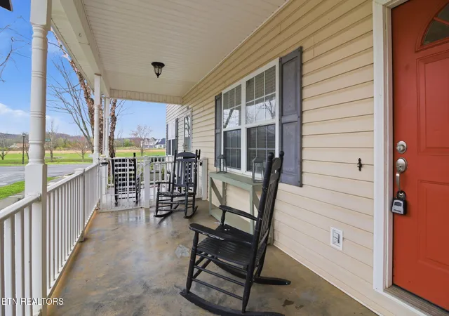 Photo 3 of Single family home for sale at 403 Ashbury Cir, Sweetwater, TN 37874 | MLS# 1332089 | Listing updated on 2026-04-09