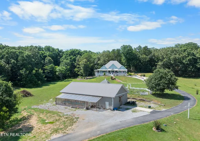 Photo 4 of Single family home for sale at 5925 Sevierville Rd, Seymour, TN 37865 | MLS# 1331982 | Listing updated on 2026-08-19