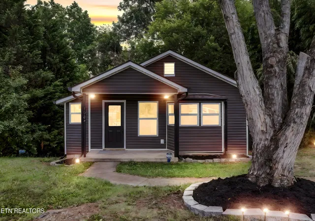 Photo 1 of Single family home for sale at 1904 Smokemont Dr, Maryville, TN 37801 | MLS# 1332101 | Listing updated on 2026-09-18