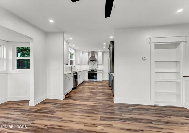Photo 4 of Single family home for sale at 1904 Smokemont Dr, Maryville, TN 37801 | MLS# 1332101 | Listing updated on 2026-09-18
