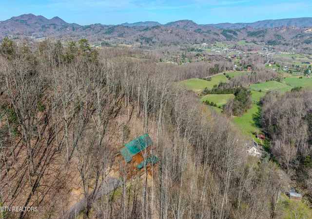 Homes for sale in Sevierville, TN | 3538 Wolf Wy, Sevierville, TN 37862 | MLS# 1334407