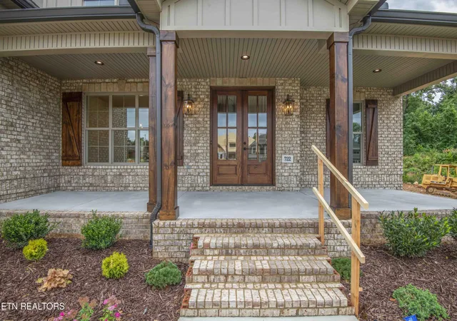 Photo 3 of Single family home for sale at 722 Eaglehorne Ln, Knoxville, TN 37909 | MLS# 1332509 | Listing updated on 2026-09-17