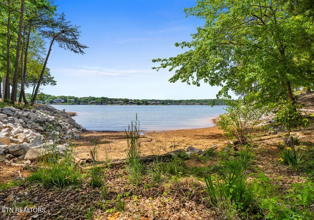 3rd image of 1700 Bower Ct, Lenoir City, TN 37772 | MLS# 1338157