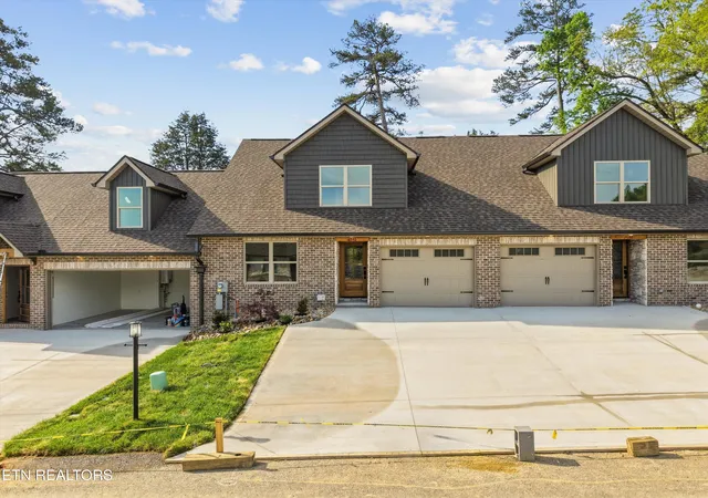 Homes for sale in Knoxville, TN | 7546 Ridge Hollow Wy, Knoxville, TN 37924 | MLS# 1332146