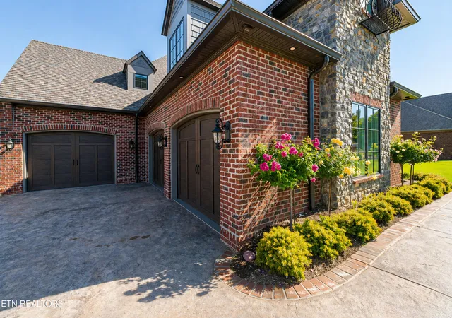 Photo 3 of Single family home for sale at 2420 Marina Way, Lenoir City, TN 37772 | MLS# 1334042 | Listing updated on 2026-06-30