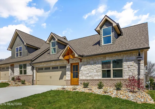 Homes for sale in Knoxville, TN | 7553 Ridge Hollow Wy, Knoxville, TN 37924 | MLS# 1332143