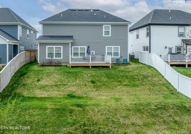 Photo 3 of Sale Pending at 1834 Melton Meadows Dr, Maryville, TN 37803 | MLS# 1332457 | Listing updated on 2026-09-02