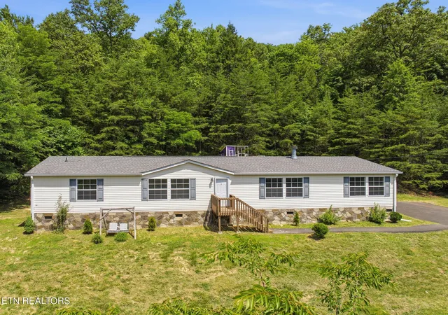 Homes for sale in Rogersville, TN | 835 Mountain View Rd, Rogersville, TN 37857 | MLS# 1332311