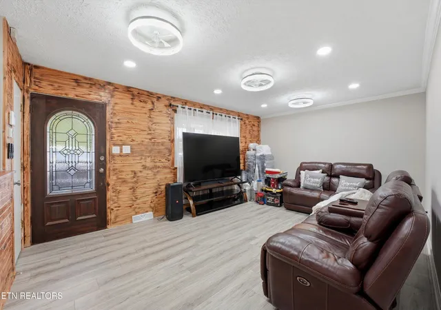 5th image of 8732 Gleason Dr, Knoxville, TN 37923 | MLS# 1333228