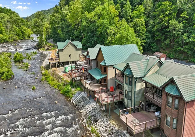 Homes for sale in Tellico Plains, TN | 1659 Cherohala Skway, Tellico Plains, TN 37385 | MLS# 1333432
