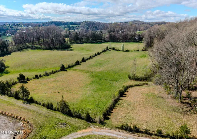 2nd image of 243 Black Oak Rd, Clinton, TN 37716 | MLS# 1332537