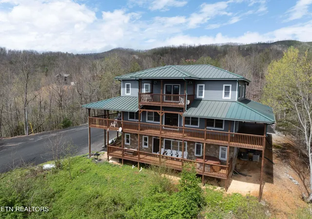 3rd image of 510 Wildflower Ridge Rd, Gatlinburg, TN 37738 | MLS# 1332535