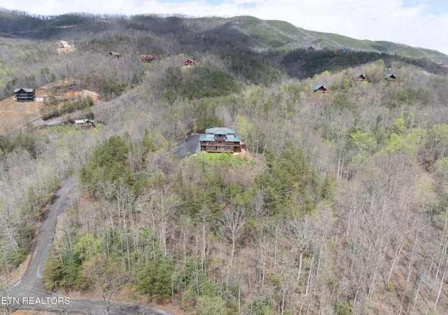 4th image of 510 Wildflower Ridge Rd, Gatlinburg, TN 37738 | MLS# 1332535
