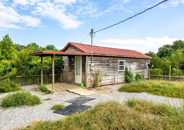 4th image of 346 Christenson Rd, Deer Lodge, TN 37726 | MLS# 1332388