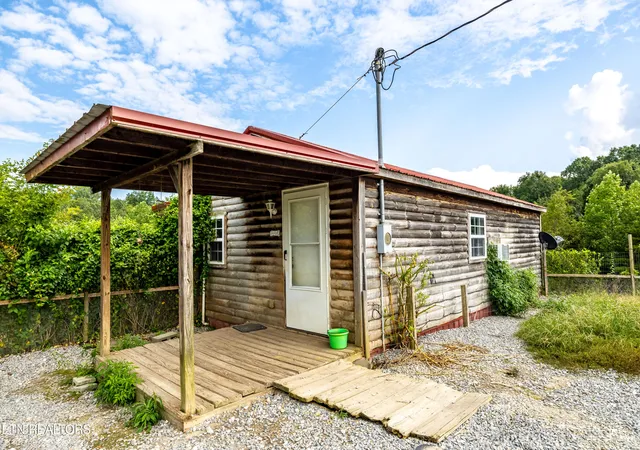 5th image of 346 Christenson Rd, Deer Lodge, TN 37726 | MLS# 1332388