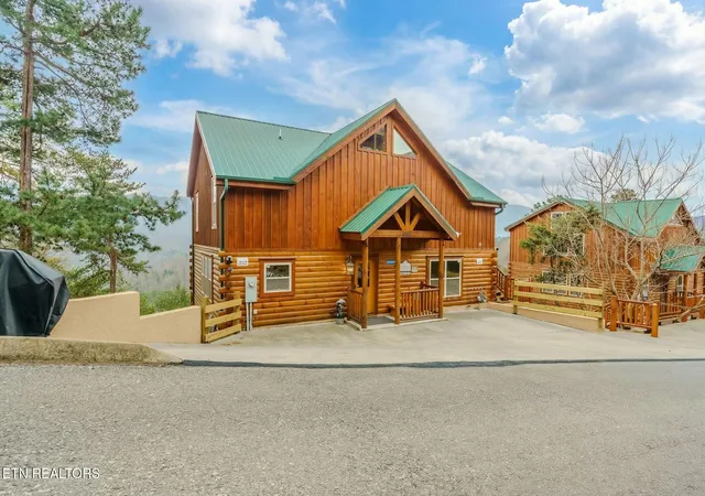 2nd image of 4831 Highland Pl Wy, Pigeon Forge, TN 37863 | MLS# 1334635