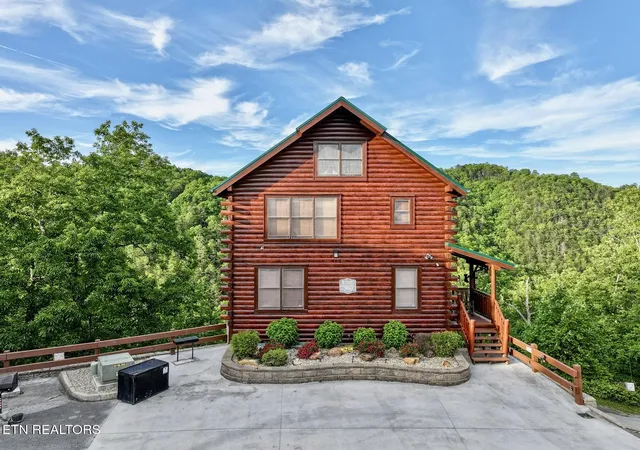 Homes for sale in Sevierville, TN | 2869 White Oak Ridge Ln, Sevierville, TN 37862 | MLS# 1332629